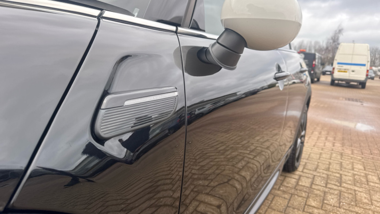 MINI Hatchback 1.5 Cooper Sport Premium 5dr Auto Petrol Hatchback